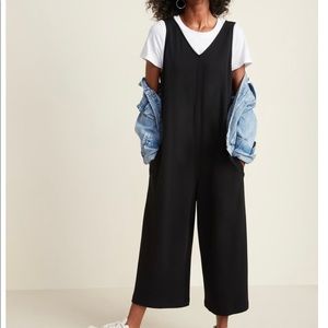 Old Navy Sleeveless V-Neck Wide-Leg Jumpsuit